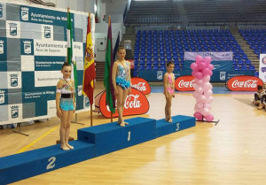 Pilar Garrido en el podio de la prueba en Málaga, donde logró una medalla de plata.