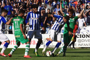 El trabajo del Recre tuvo al final la recompensa. / Foto: Josele Ruiz.