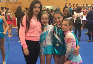 Representantes del Club Gimnasia Rítmica Onuba-Hinojos que brillaron en la prueba en Trigueros.