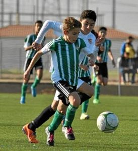 En agosto se incorpora al FC Barcelona. 