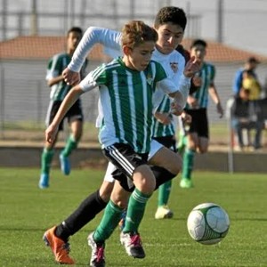 En agosto se incorpora al FC Barcelona.