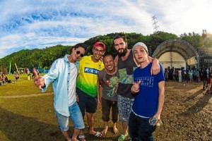 Con amigos japoneses en un festival de música celebrado en Tokio. 