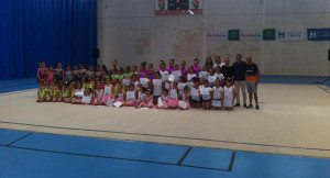 Deportistas participantes en la clausura de la Escuela Municipal de San Bartolomé de la Torre.