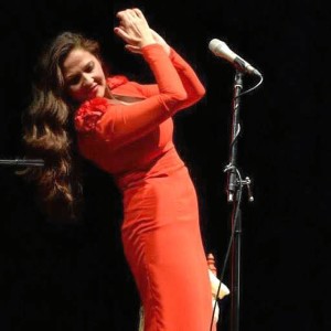 Macarena anima a los onubenses a asistir al concierto de presentación del disco. 