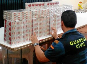 Han sido intervenidas un total de 500 cajetillas de tabaco de contrabando.