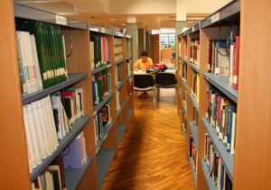 Instalaciones de la biblioteca municipal de Cartaya.