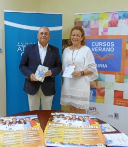 Antonio de la Vega y Yolanda Pelayo, en el acto de presentación.