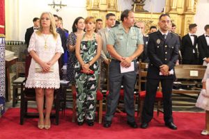 La Corporación Municipal presidida por la alcaldesa Rocío Cárdenas ayer en la solemne función de iglesia.