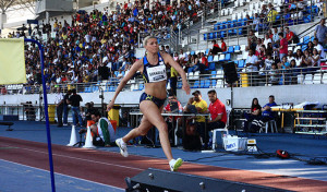 La finlandesa Kristina Mäkelä, tercera en el triple salto. / Foto: Josele Ruiz.