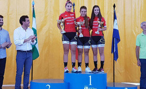 El podio de las cadetes féminas tuvo el color de la escuadra granadina Francisco Árbol Team Cycling. / Foto: Facebook Francisco Árbol Team Cycling.