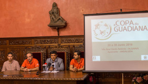 Un momento de la presentación de la IV Copa Guadiana de Fútbol.