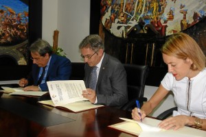 Momento de la firma del acuerdo. 