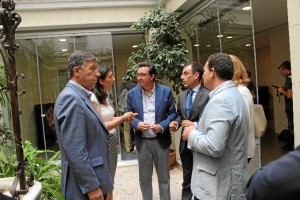 Los populares han mantenido un encuentro con representantes del Colegio de Farmacéuticos de Huelva.