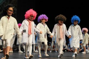 El colegio Tierrallana hacelebrado el acto de fin de curso en el Teatro del Mar de Punta Umbría.