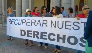 Movilizacion reciente trabajadoras de Limpieza frente al Ayuntamiento de Huelva.