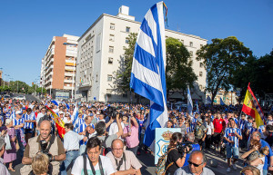 La bandera del Recre se paseará por buena parte de la provincia de Huelva este domingo.