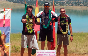 Podio de la categoría Máster, con el onubense como ganador, en la prueba en la Sierra sevillana.