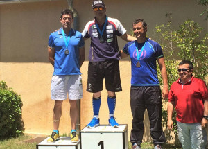 El onubense logró el triunfo en la categoría Máster B (40-49 años) en la Travesía del Valle de Iruelas.