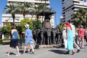 Muchos pasajeros han querido conocer el centro de Huelva.