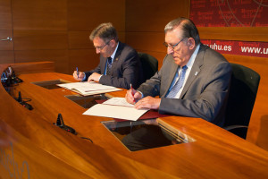 Firma del convenio de colaboración entre la UHU y la Asociación de Técnicos Profesionales Tributarios de la Provincia de Huelva.