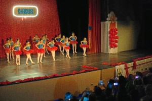 Con una noche de ballet que llevó al teatro Cardenio la obra “Circus” se han clausurado las “Treinta horas deportivas.