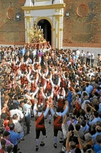 La localidad de Alosno celebra su día grande el lunes 24 con la multitudinaria procesión de San Juan.