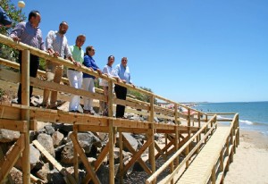 Nueva pasarela de acceso, justo en el límite entre Nuevo Portil y El Portil.