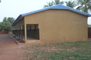 Escuela construida en Costa de Marfil.