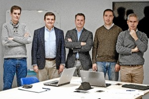 Equipo promotor de la startup onubense Theglobalpassword. De izquierda a derecha: Alejandro Barroso, Álvaro Muñoz, Javier Medel, Tom Horsey y Manuel Villalón.