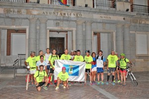 El equipo, a su llegada al Ayuntamiento de Huelva. 