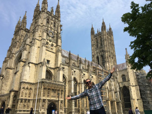 Visitando la catedral de Canterbury.