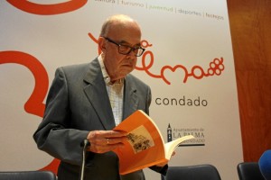 El autor explicó su obra.