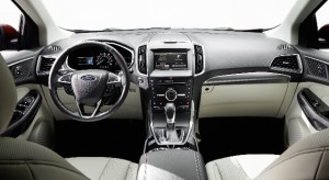 El interior del Ford Egde, muy amplio, consta de una gran variedad de detalles