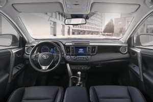 El interior del RAV4 es notablemente espacioso