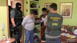 Un momento de la operación desarrollada por la Guardia Civil. 