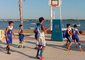 El Circuito de Verano 3x3 de Baloncesto de Diputación sigue cubriendo etapas y este viernes llega a Gibraleón.