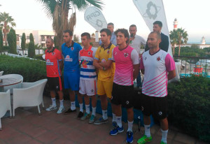 Un momento del acto de presentación de las nuevas equipaciones de la AD Cartaya.