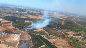 Imagen del inicio del incendio declarado en Cartaya. / Foto: Infoca.