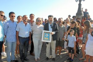 El presidente de la Autoridad Portuaria de Huelva, Javier Barrero, les ha dado la bienvenida al Puerto de Huelva.