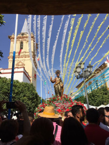 El Patrón baila al son de canciones nuevas y tradicionales.