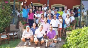 Ganadores en las diversas categorías en el torneo de golf en Isla Canela.