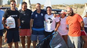 Los vencedores de las regatas de kite y paddle surf celebradas en Punta Umbría.