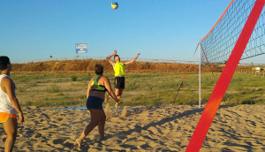 El voley playa, una de las actividades incluidas en el programa ‘Verano Deportivo 2016’ de San Juan del Puerto.