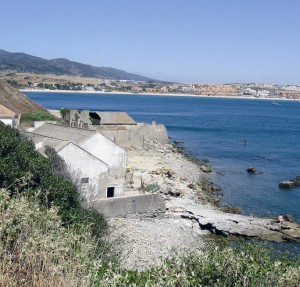 Imagen de los restos de la ballenera que existió en Getares (Algeciras). / Foto: http://www.turismocampodegibraltar.com/