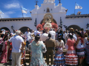 Una romería en honor a la Virgen de Clarines.