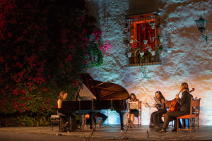 Actuación en la inauguración del Festival.