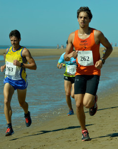 Juan Carlos Toro y Sergio Gómez, primero y segundo al final, en pleno esfuerzo. / Foto: J. L. Rúa.