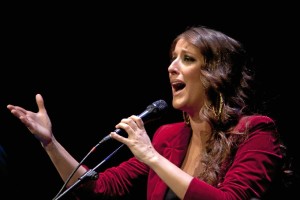 La primera de las actuaciones será a las 21.00 horas en La Merced y tendrá como protagonista al flamenco, gracias al concierto que ofrecerá la cantante Argentina.