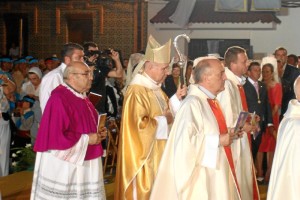 Santiago Delgado destaca la "gran religiosidad" de los vecinos de Puebla de Guzmán.