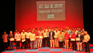 Foto de familia de los galardonados en la la gran fiesta del deporte palmerino.